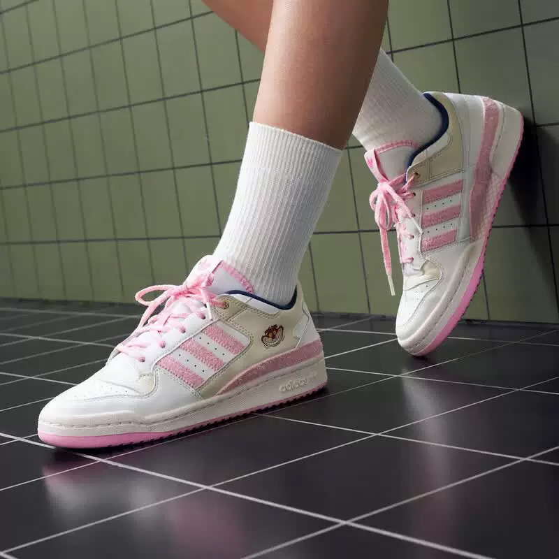 Женские кроссовки Adidas Clove – обзор и цена Outdoor Lighting Hong Kong